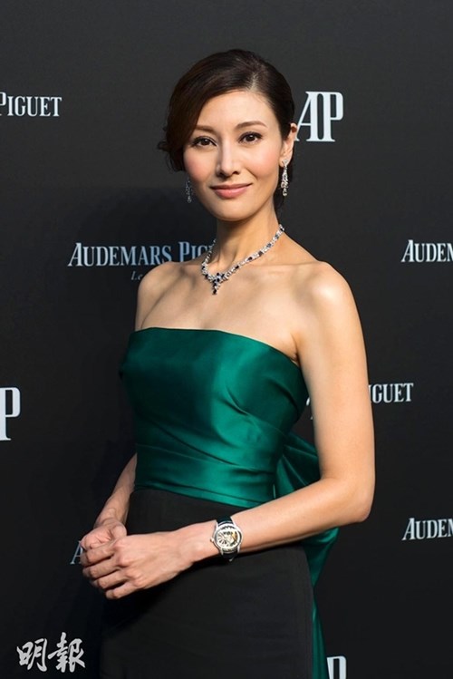 Hoa hậu đẹp nhất lịch sử Hong Kong và 2 lần mang tiếng “hồ li“