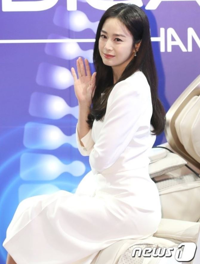 Nữ thần Kim Tae Hee lần đầu lộ diện sau nghi vấn trốn thuế