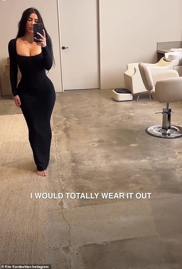 Chiếc váy mới SKIMS của Kim Kardashian