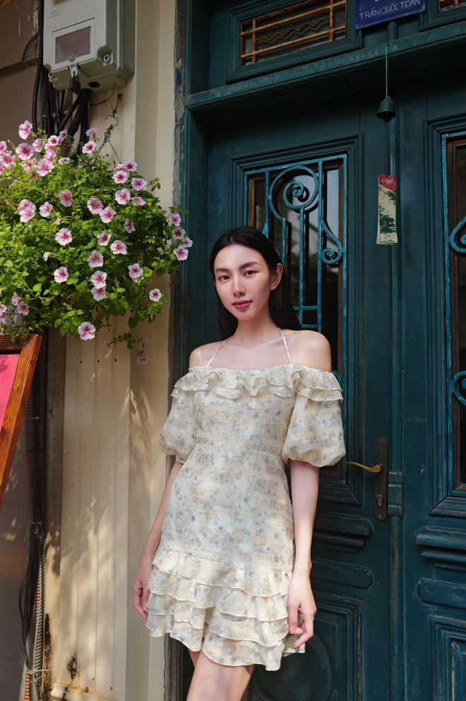 Khoe sắc cùng váy hoa với ‘nàng thơ’ nước Việt