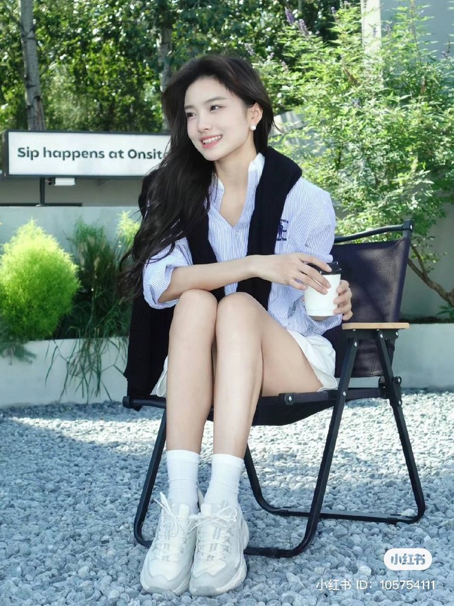 Visual cô gái với gương mặt chữ ‘Điền’ hot nhất MXH Hàn 