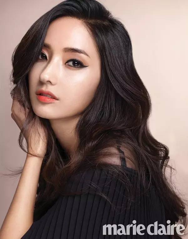 Nhan sắc tuổi 44 của ‘búp bê xứ Hàn’ Han Chae Young
