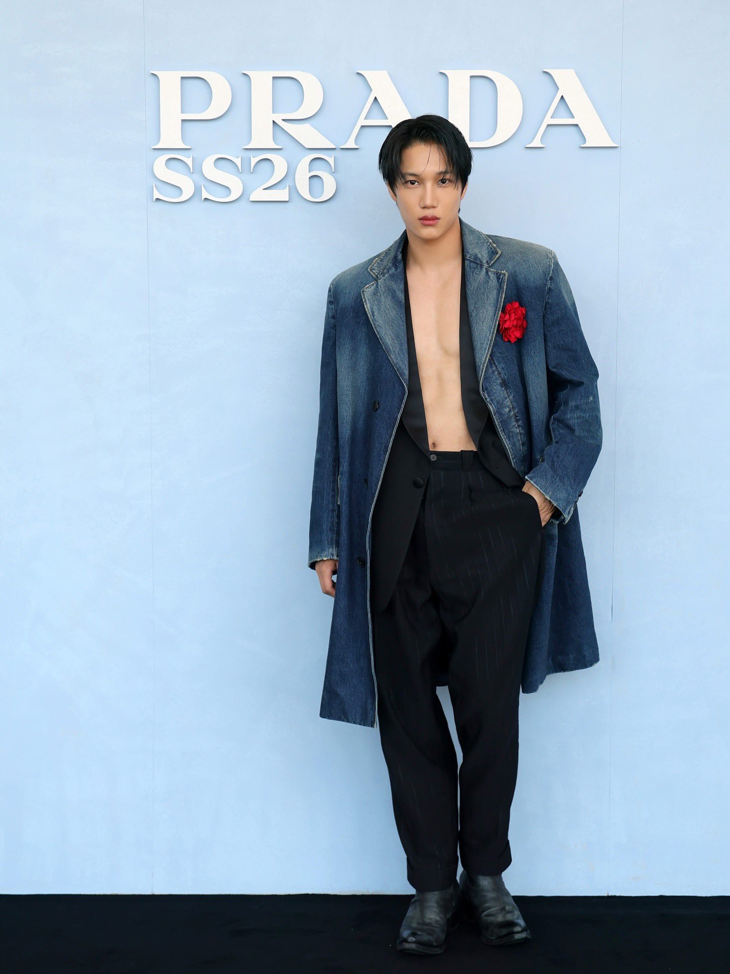 Kai (EXO) xuất hiện gây náo loạn show Prada